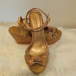 EUC Montego Bay Club, Sandals, Size 9